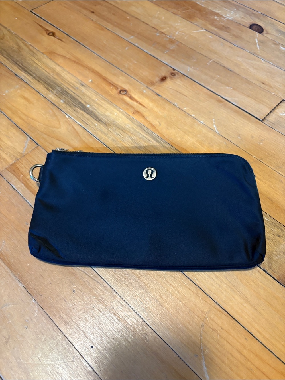 Lululemon large wallet